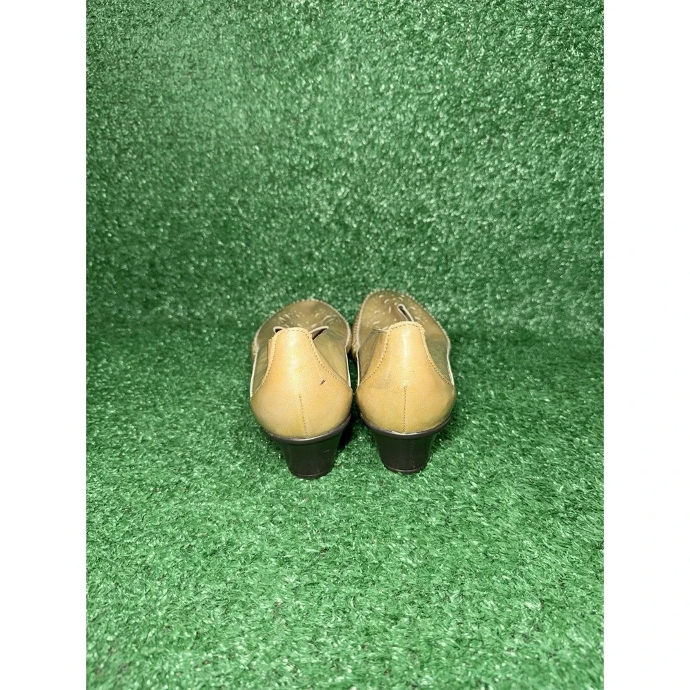 SAS Women Size 9.5 M Sonyo Perforated Tan Cutout Low Pump Heels Shoes Leather‎